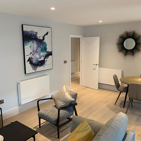 Heathrow North Apartments By Charles Hope Hounslow Dış mekan fotoğraf