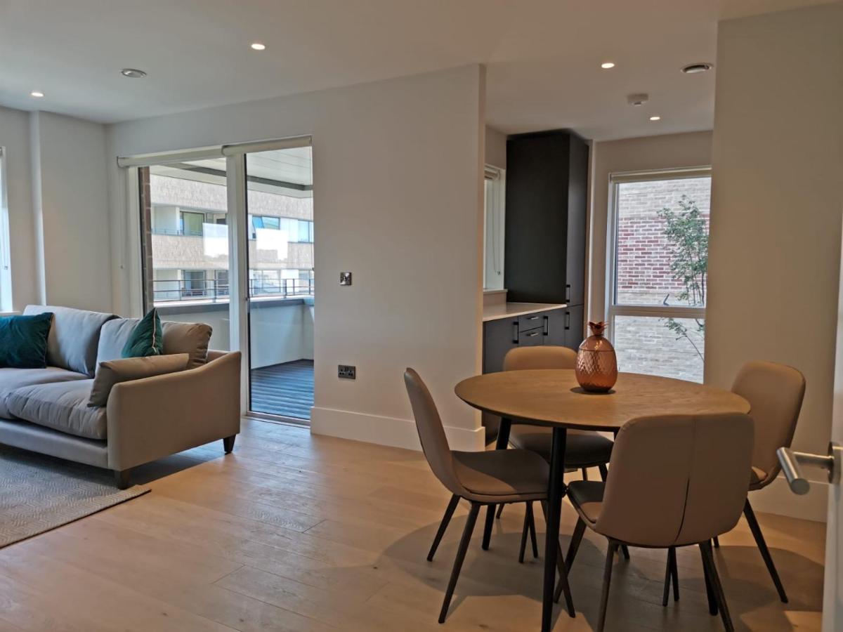 Heathrow North Apartments By Charles Hope Hounslow Dış mekan fotoğraf